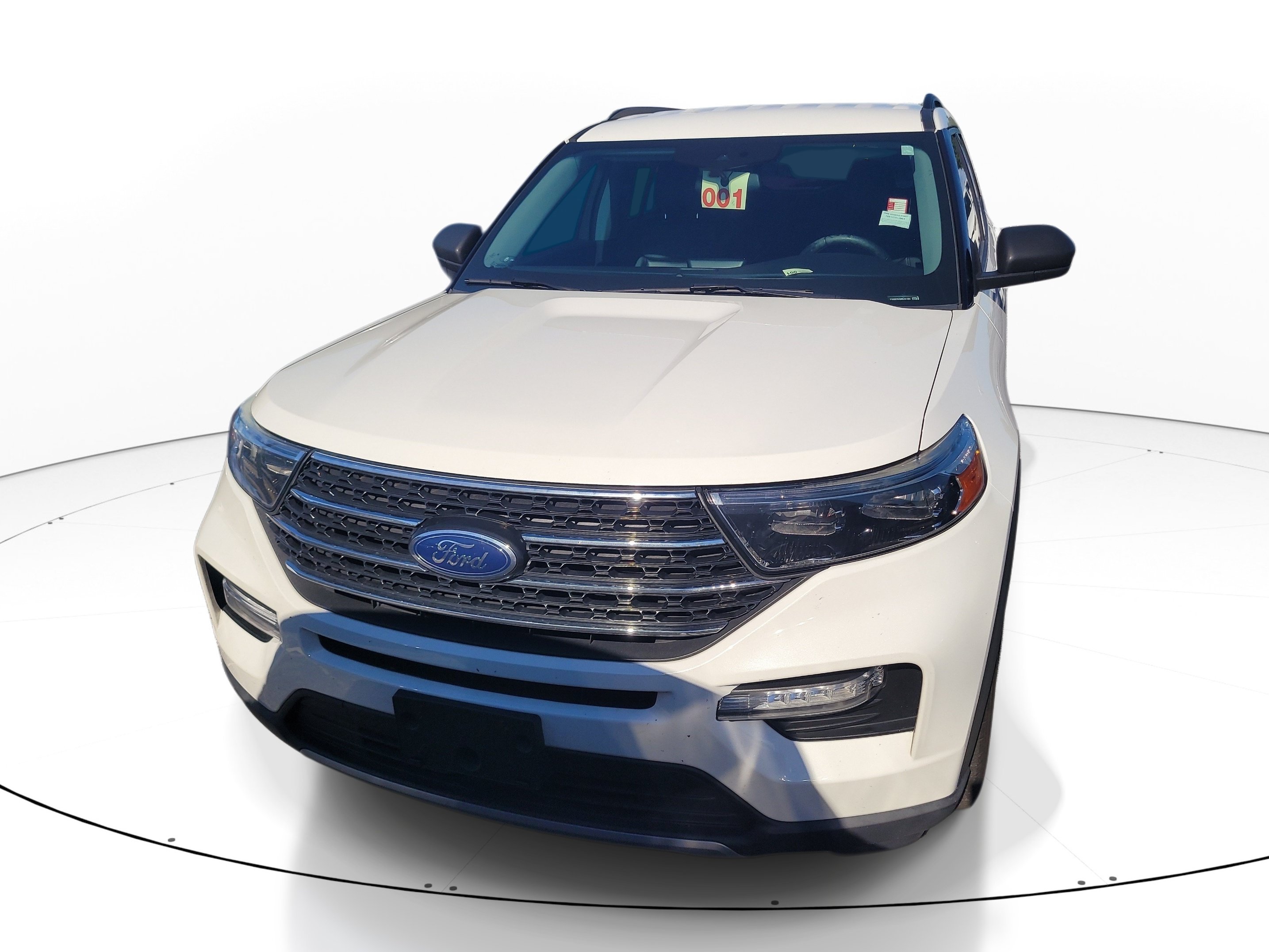 Used 2022 Ford Explorer XLT w/ Equipment Group 202A RWD image 2