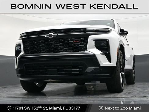 Used 2025 Chevrolet Traverse RS image 28