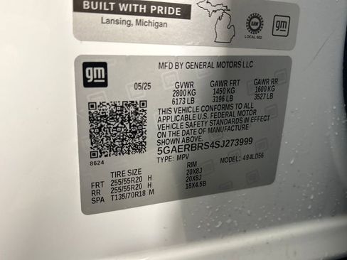 Used 2025 Buick Enclave Sport Touring image 34