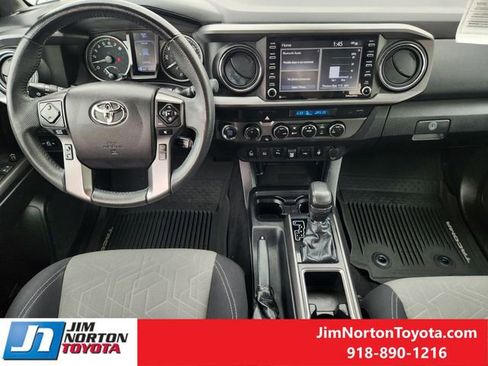 Used 2021 Toyota Tacoma TRD Sport w/ Technology Package image 27