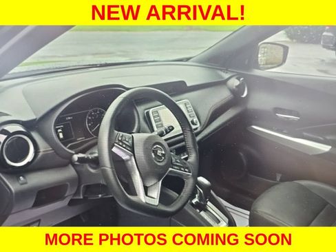 Used 2019 Nissan Kicks SR w/ SR Premium Package FWD image 10