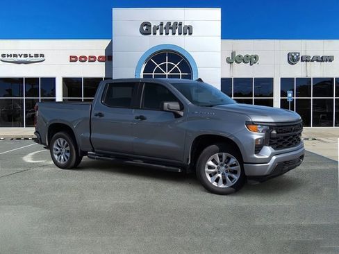 Used 2024 Chevrolet Silverado 1500 Custom image 1