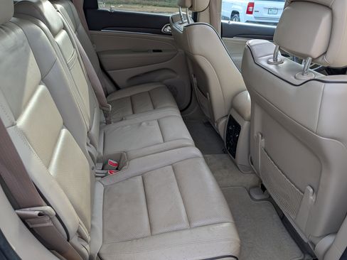 Used 2014 Jeep Grand Cherokee Overland w/ Trailer Tow Group IV image 31