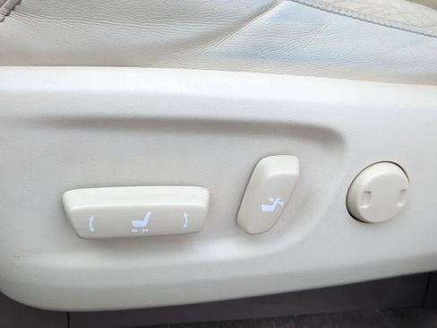 Used 2011 Lexus GX 460 w/ Comfort Plus Pkg image 16