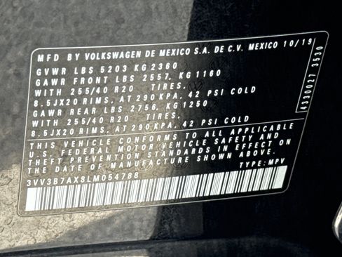 Used 2020 Volkswagen Tiguan SE R-Line FWD image 34