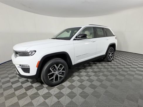 New 2025 Jeep Grand Cherokee Limited image 8