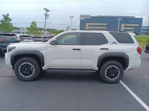Used 2025 Toyota 4Runner TRD Off-Road AWD/4WD image 2