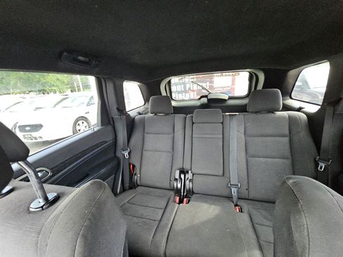 Used 2012 Jeep Grand Cherokee Laredo w/ Laredo E Group AWD/4WD image 21