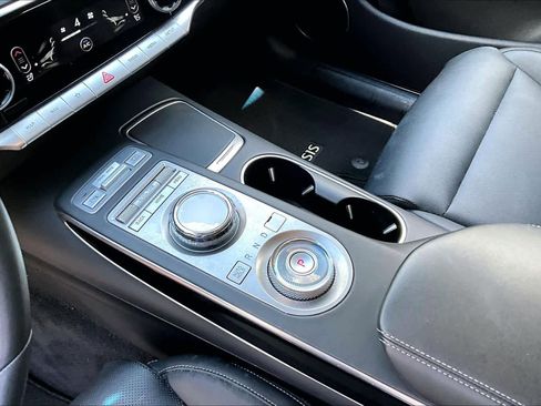 Used 2025 Genesis GV70 2.5T image 17