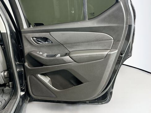 Used 2018 Chevrolet Traverse LT FWD image 32