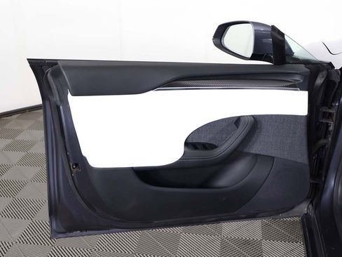 Used 2021 Tesla Model S Plaid image 24