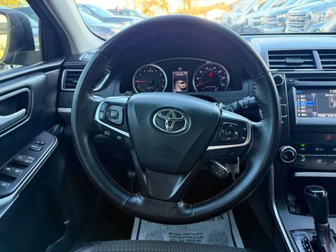 Used 2015 Toyota Camry SE image 11