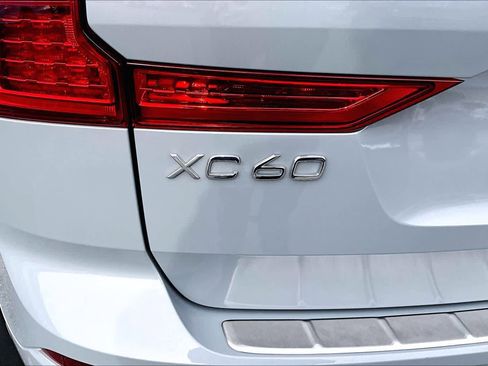 Used 2024 Volvo XC60 B5 Plus w/ Protection Package Premier image 31