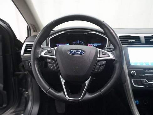 Used 2020 Ford Fusion SEL image 4