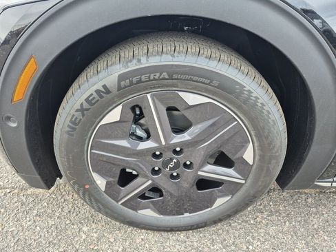 New 2025 Kia EV6 Light w/ Light LR Technology Package image 17