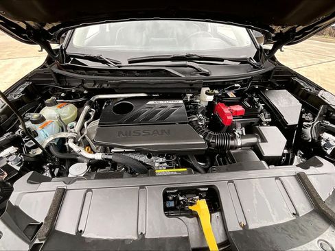 Used 2025 Nissan Rogue SV w/ SV Premium Package FWD image 32