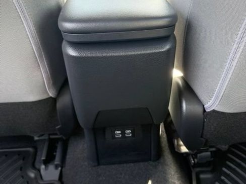 Certified 2023 Toyota Prius LE FWD image 36