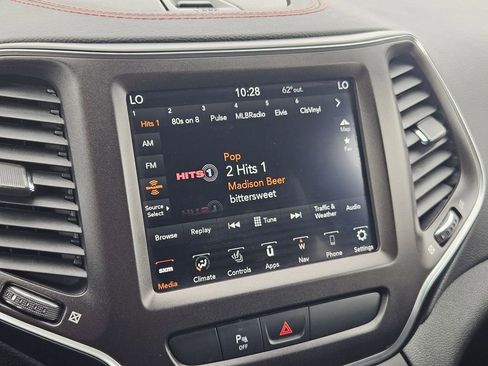 Used 2020 Jeep Cherokee Trailhawk w/ Cold Weather Group AWD/4WD image 17