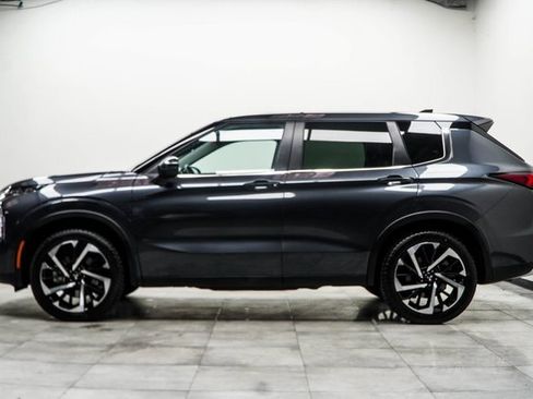 Used 2024 Mitsubishi Outlander SE image 9