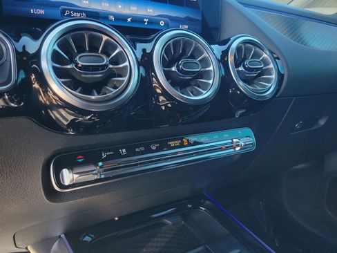 Certified 2025 Mercedes-Benz GLA 250 GLA 250 image 24