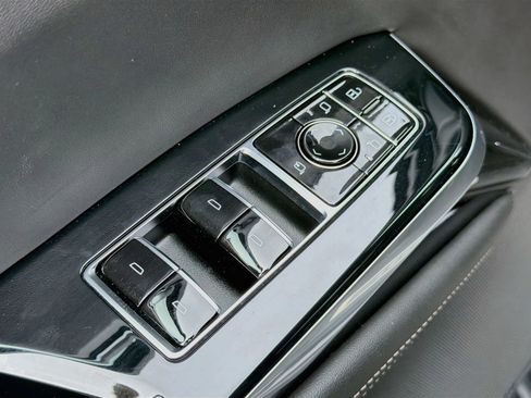 Used 2025 Cadillac Escalade ESV Sport Platinum AWD/4WD image 27
