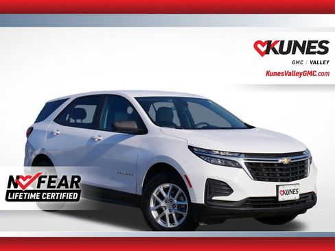 Used 2023 Chevrolet Equinox LS w/ LS Convenience Package AWD/4WD image 1