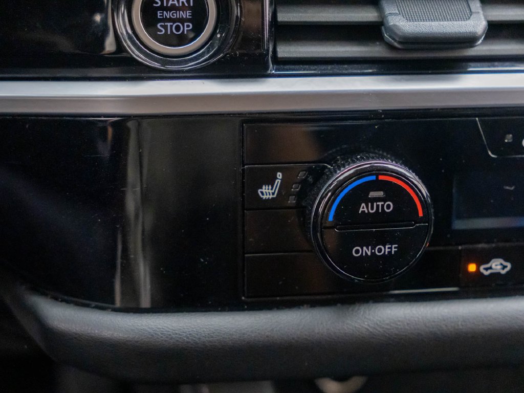 Used 2024 Nissan Pathfinder SV AWD/4WD image 26