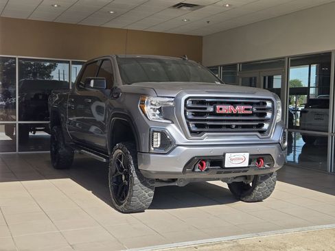 Used 2021 GMC Sierra 1500 AT4 w/ AT4 Premium Package AWD/4WD image 3