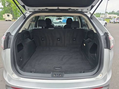 Used 2018 Ford Edge SE FWD image 43