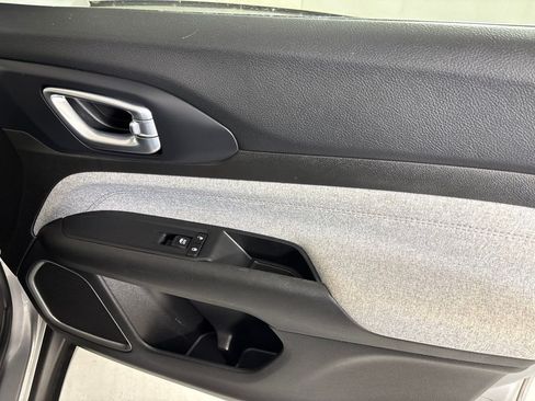 Used 2024 Jeep Compass Latitude AWD/4WD image 13