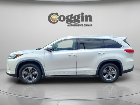Used 2019 Toyota Highlander Limited Platinum AWD/4WD image 2