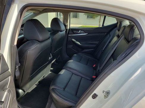 Used 2023 Nissan Maxima SV w/ Floor Mat Group image 11