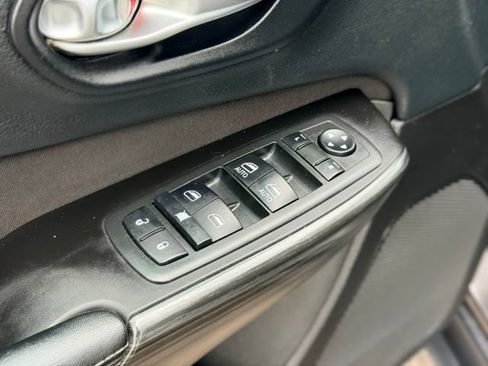 Used 2014 Jeep Cherokee Latitude w/ Cold Weather Group AWD/4WD image 14