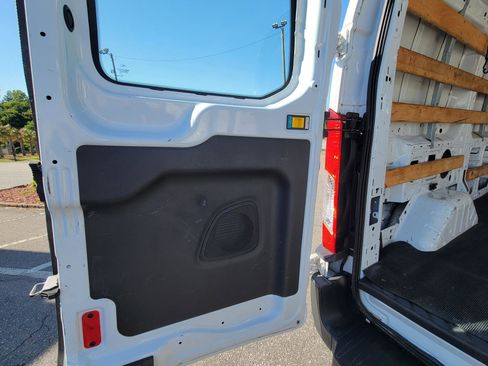 Used 2015 Ford Transit 250 130 Low Roof w/ Exterior Upgrade Package RWD image 30