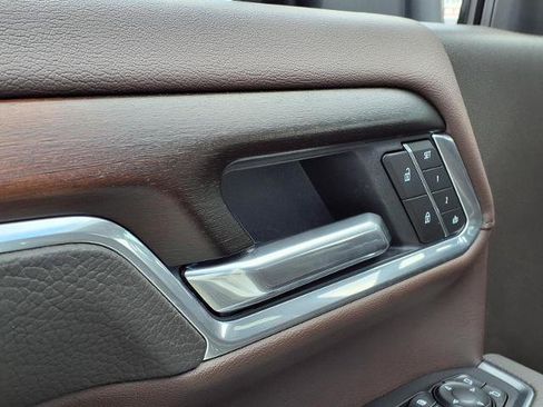 Certified 2025 GMC Sierra 3500 Denali w/ Denali Reserve Package image 16