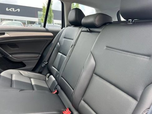 Used 2017 Volkswagen Golf SE FWD image 31