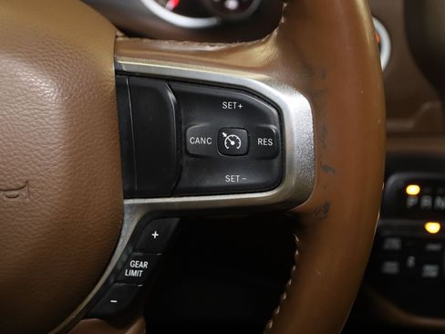 Used 2020 RAM 1500 Laramie AWD/4WD image 37
