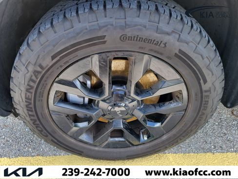 Used 2025 Kia Telluride AWD image 5