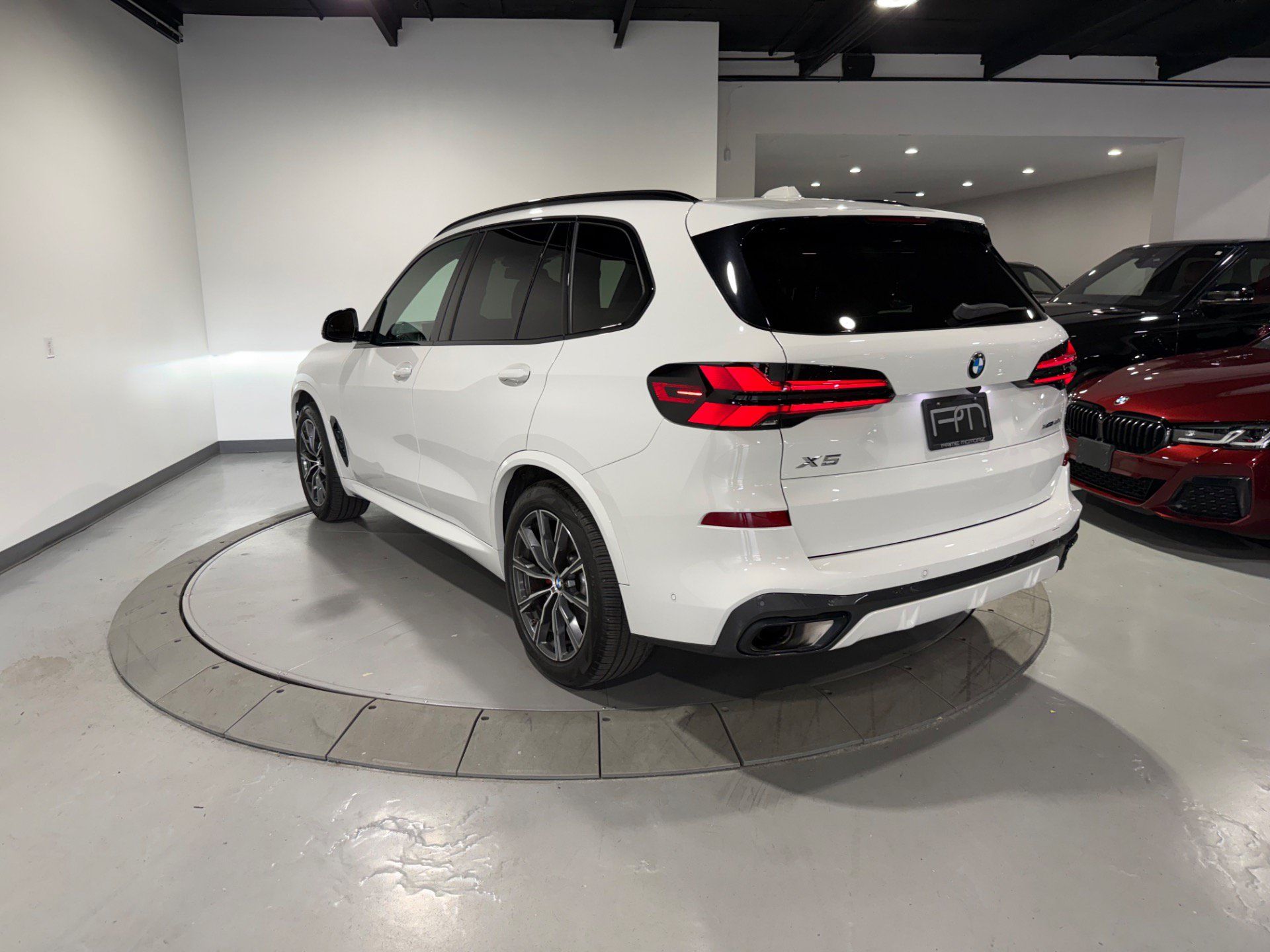 Used 2026 BMW X5 xDrive40i w/ M Sport Package AWD/4WD image 14