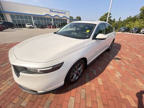 Certified 2024 Honda Accord EX image 27