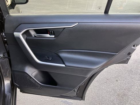 Used 2021 Toyota RAV4 XLE w/ Convenience Package image 29