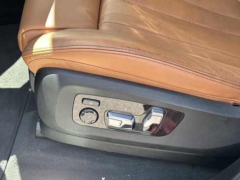 Used 2019 BMW X7 xDrive40i w/ Cold Weather Package AWD/4WD image 9