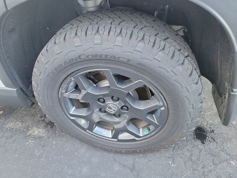 Certified 2025 Honda Pilot TrailSport image 17