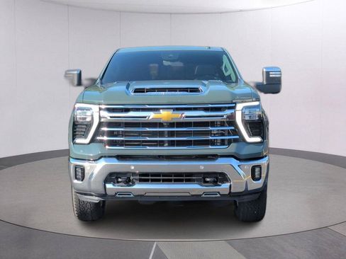 Used 2025 Chevrolet Silverado 2500 LTZ w/ LTZ Convenience Package AWD/4WD image 9