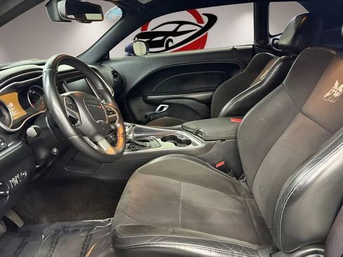 Used 2016 Dodge Challenger R/T Scat Pack w/ Leather Interior Group RWD image 10