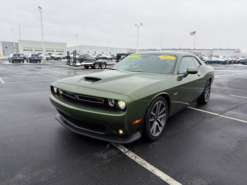 Used 2023 Dodge Challenger R/T w/ Plus Package image 2