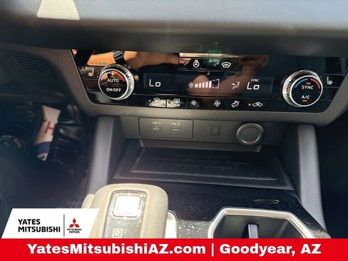 New 2026 Mitsubishi Outlander SE AWD/4WD image 15