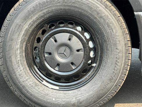 Used 2024 Mercedes-Benz Sprinter 2500 image 24