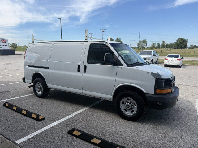 Used 2009 GMC Savana 2500 RWD image 3