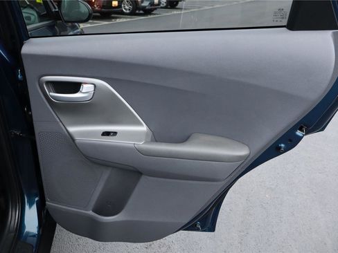 Used 2020 Kia Niro LX image 28